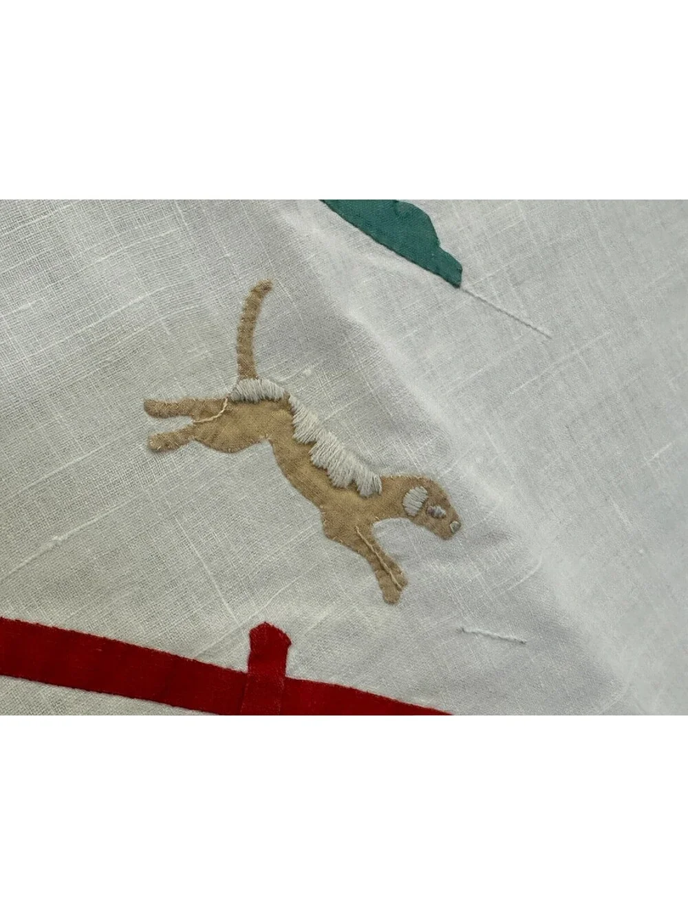 Vintage Embroidered Applique Field Hunting Squirrel Card Table Tablecloth Topper